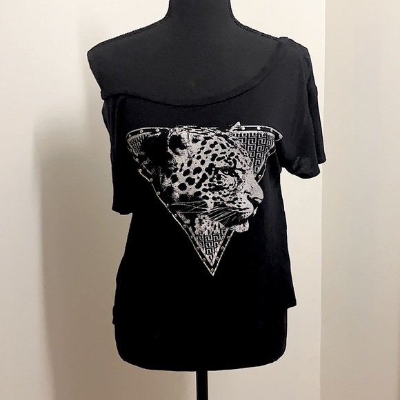 Charlotte Russe Assymetrical Off Shoulder High Low 3-D Tiger Short Sleeve Shirt - Picture 4 of 16